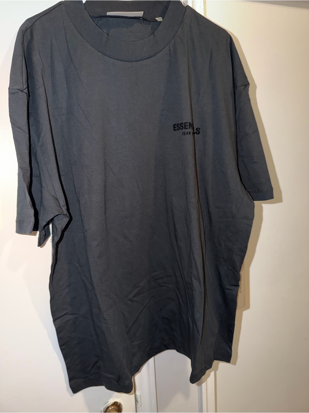 Fear of God Essentials Men’s Charcoal Black Logo Tee xl